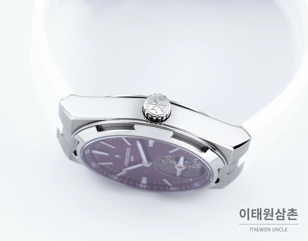 바쉐론콘스탄틴 오버시즈 스틸 버건디다이얼 투르비용 기계식 화이트러버밴드 42.5mm