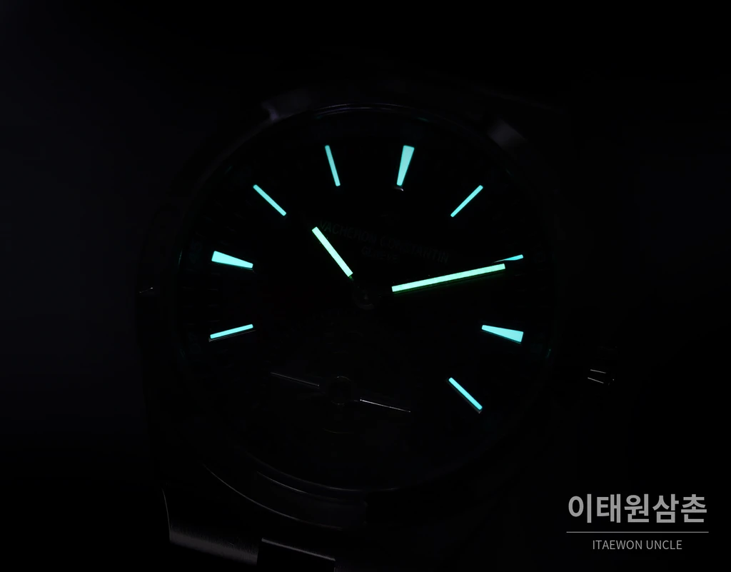 바쉐론콘스탄틴 오버시즈 스틸 버건디다이얼 투르비용 기계식 화이트러버밴드 42.5mm