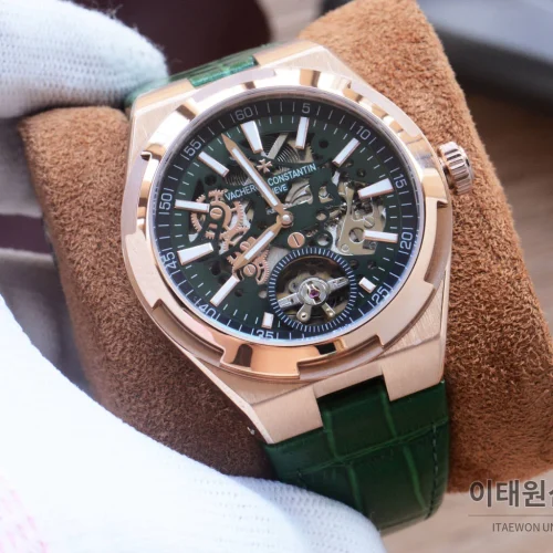 바쉐론콘스탄틴 오버시즈 투르비용 42.5mm 스켈레톤 다이얼 그린 가죽 스트랩