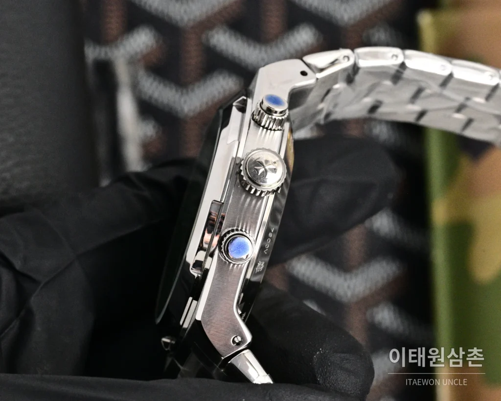 바쉐론콘스탄틴 오버시즈 투르비용 42.5mm 그린 다이얼 스틸 브레이슬릿