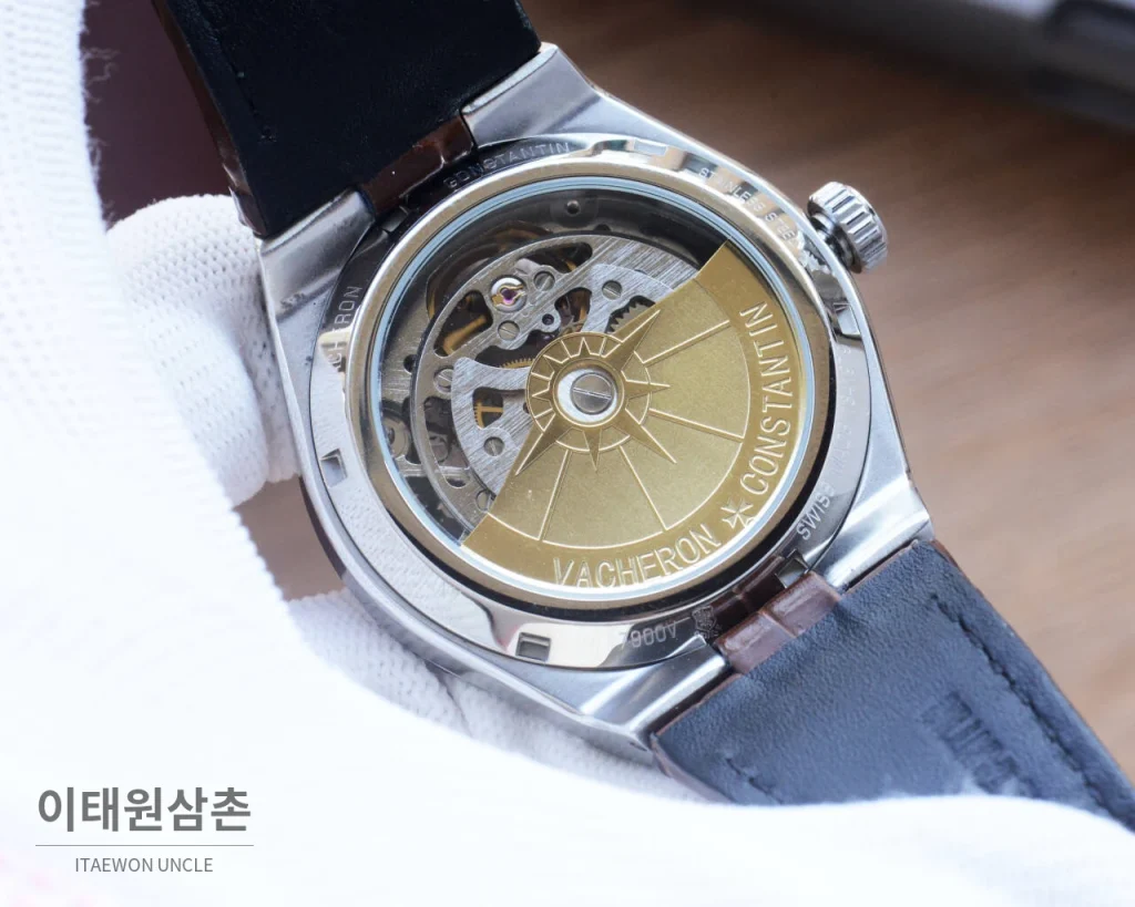 바쉐론콘스탄틴 오버시즈 투르비용 42.5mm 스켈레톤 다이얼 네이비 가죽 스트랩