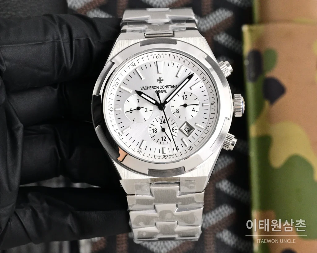 바쉐론콘스탄틴 오버시즈 투르비용 오토매틱 42.5mm 화이트 다이얼 스틸 브레이슬릿