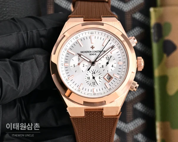 바쉐론콘스탄틴 오버시즈 투르비용 오토매틱 42.5mm 화이트 다이얼 브라운 러버 스트랩