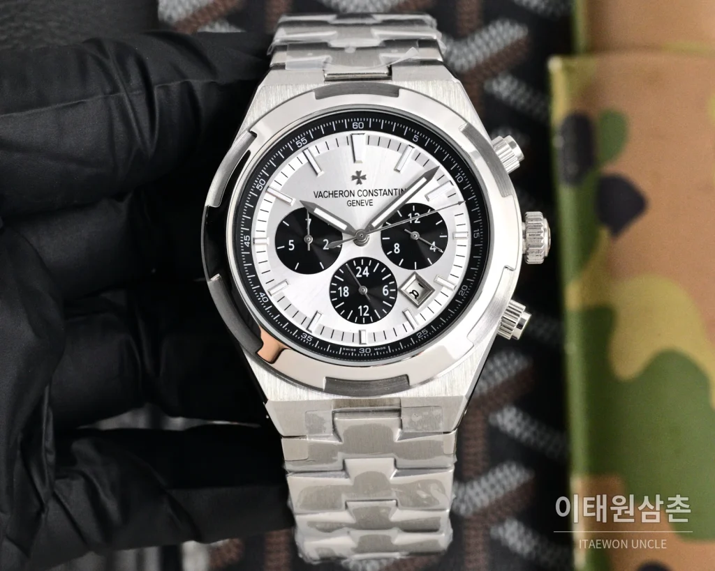 바쉐론콘스탄틴 오버시즈 투르비용 오토매틱 42.5mm 화이트 다이얼 스틸 브레이슬릿