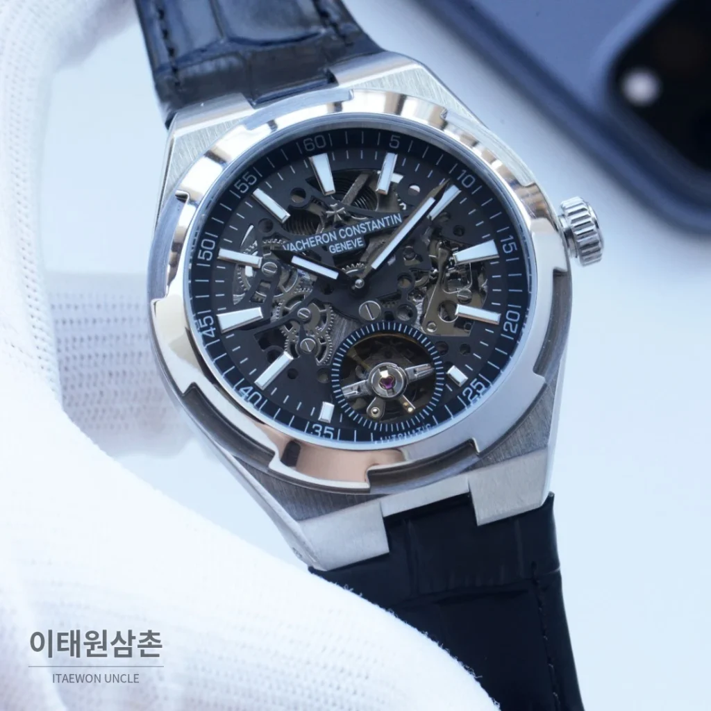 바쉐론콘스탄틴 오버시즈 투르비용 오토매틱 42.5mm (2)