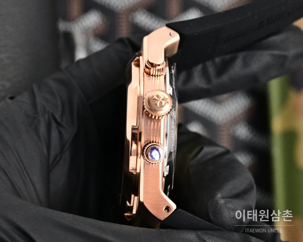 바쉐론콘스탄틴 오버시즈 투르비용 오토매틱 42.5mm 실버 다이얼 블랙 러버 스트랩