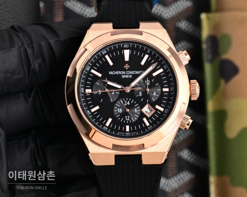 바쉐론콘스탄틴 오버시즈 투르비용 오토매틱 42.5mm 화이트 다이얼 브라운 러버 스트랩