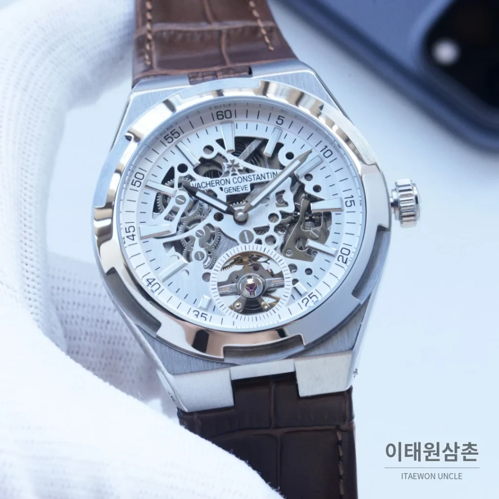 바쉐론콘스탄틴 오버시즈 투르비용 오토매틱 42.5mm (2)