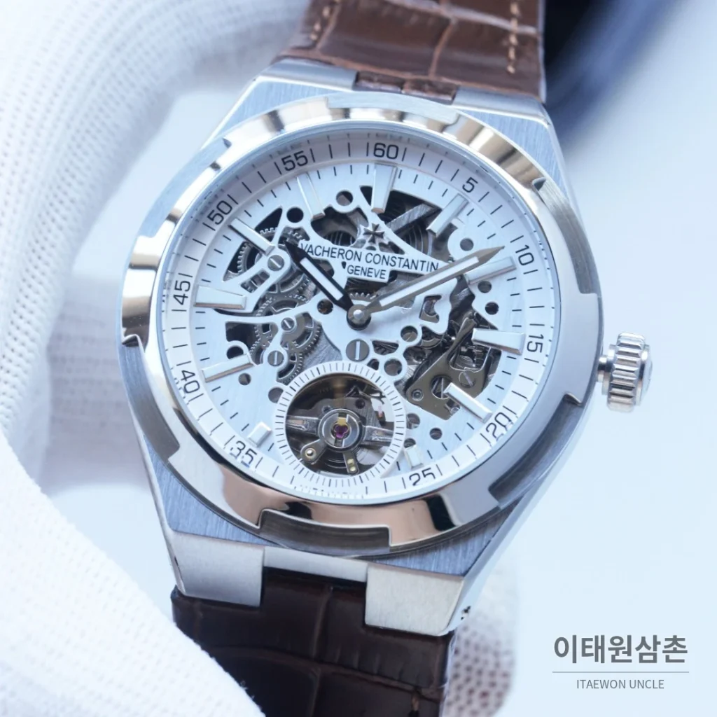 바쉐론콘스탄틴 오버시즈 투르비용 오토매틱 42.5mm (2)
