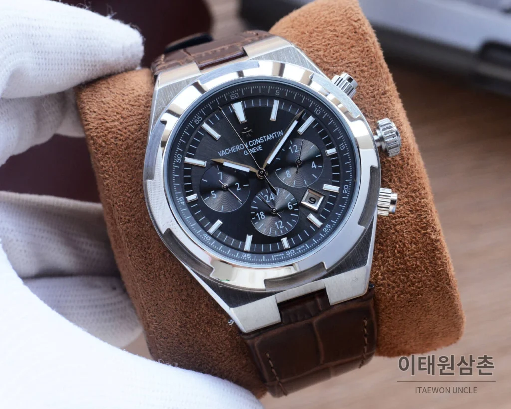 바쉐론콘스탄틴 오버시즈 투르비용 오토매틱 42.5mm (3)