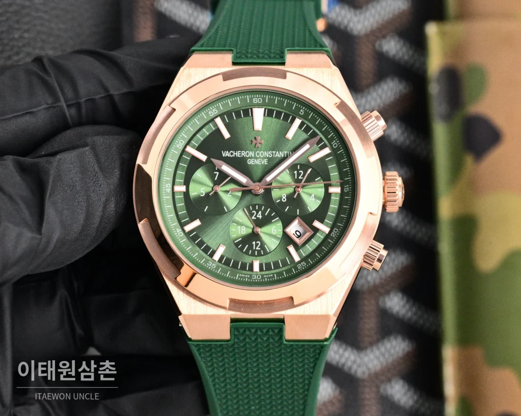 바쉐론콘스탄틴 오버시즈 투르비용 오토매틱 42.5mm 화이트 다이얼 브라운 러버 스트랩