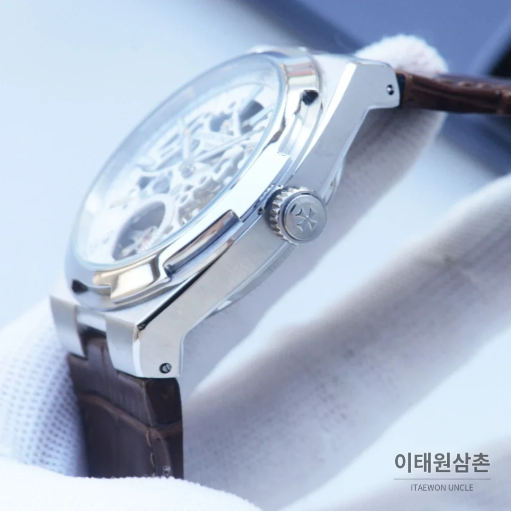 바쉐론콘스탄틴 오버시즈 투르비용 오토매틱 42.5mm (2)