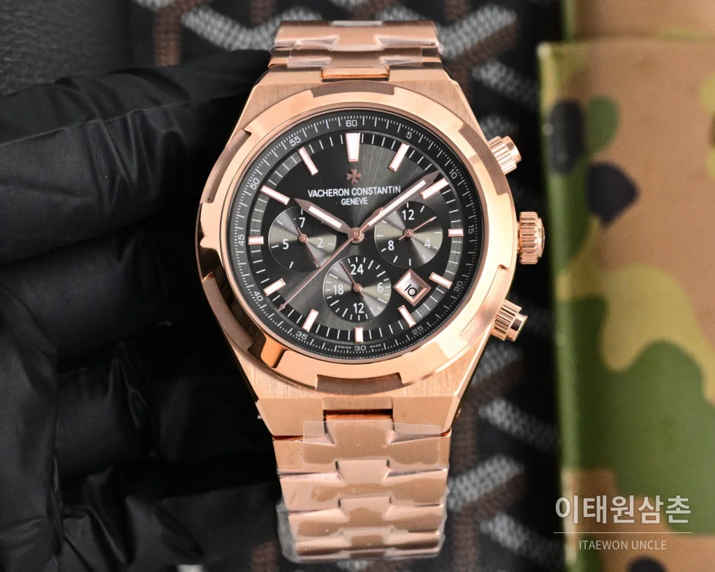 바쉐론콘스탄틴 오버시즈 투르비용 오토매틱 42.5mm 화이트 다이얼 스틸 브레이슬릿
