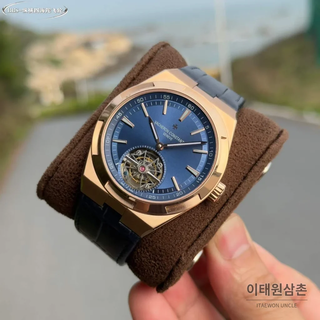 바쉐론콘스탄틴 오버시즈 투르비용 블루다이얼 스틸 오토매틱 42.5mm 네이비 가죽 스트랩