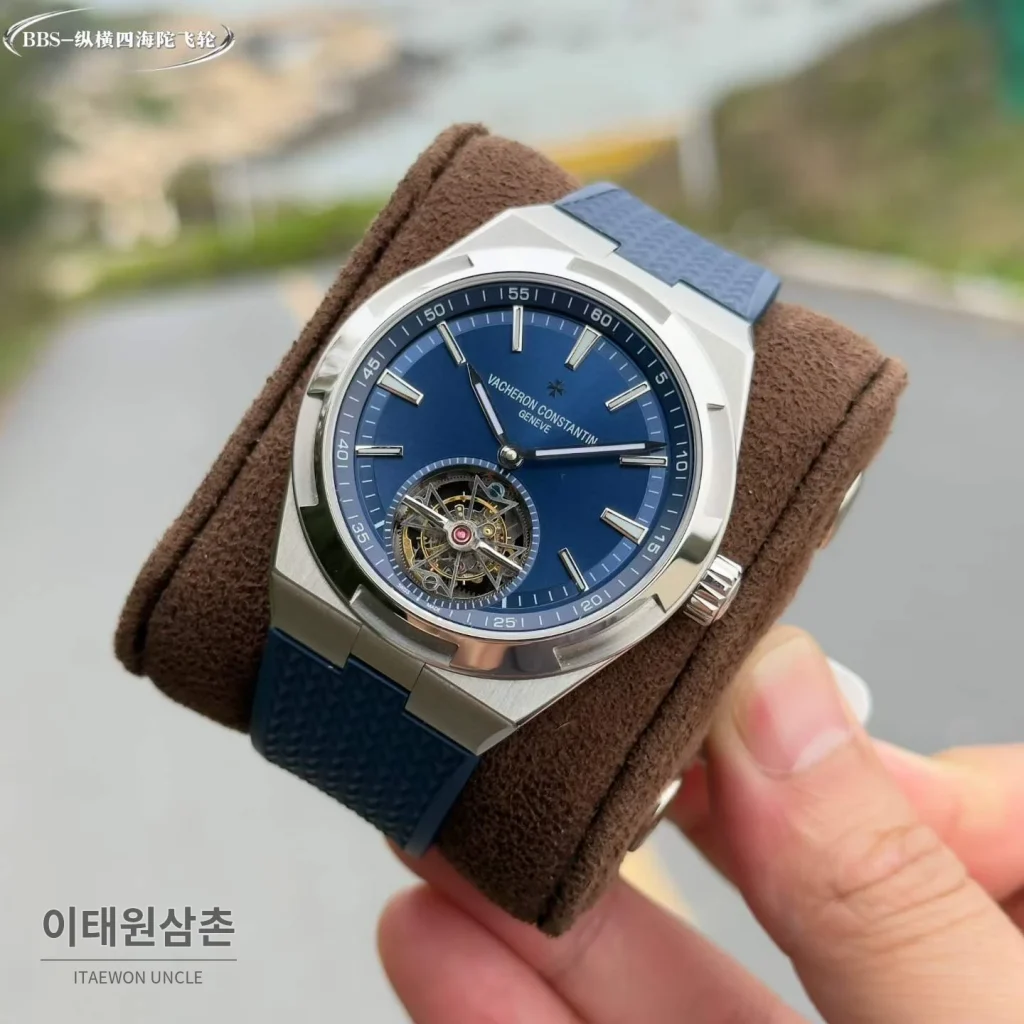 바쉐론콘스탄틴 오버시즈 투르비용 블루다이얼 스틸 오토매틱 42.5mm 네이비 러버 스트랩