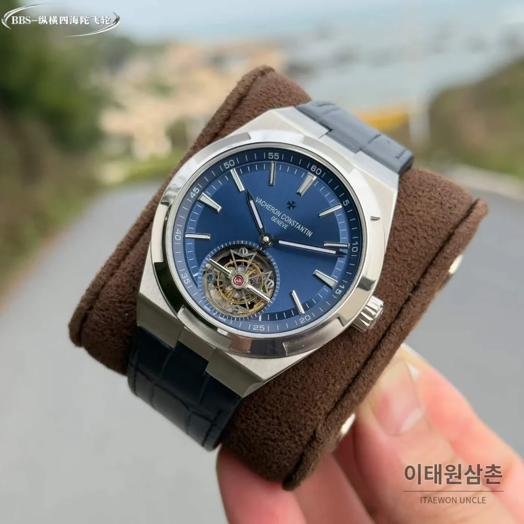 바쉐론콘스탄틴 오버시즈 투르비용 블루다이얼 스틸 오토매틱 42.5mm 블랙 가죽 스트랩