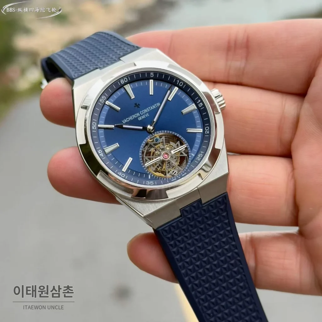 바쉐론콘스탄틴 오버시즈 투르비용 블루다이얼 스틸 오토매틱 42.5mm 네이비 러버 스트랩