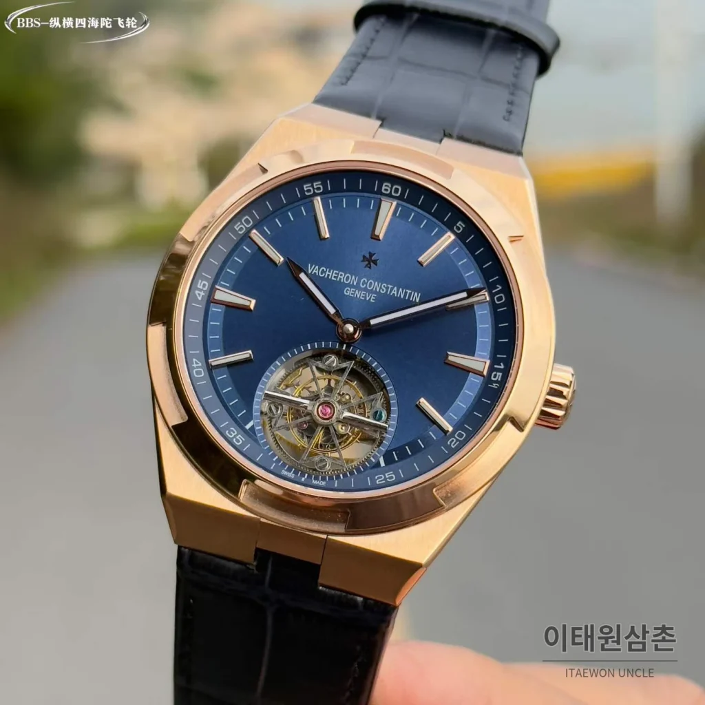 바쉐론콘스탄틴 오버시즈 투르비용 블루다이얼 스틸 오토매틱 42.5mm 네이비 가죽 스트랩