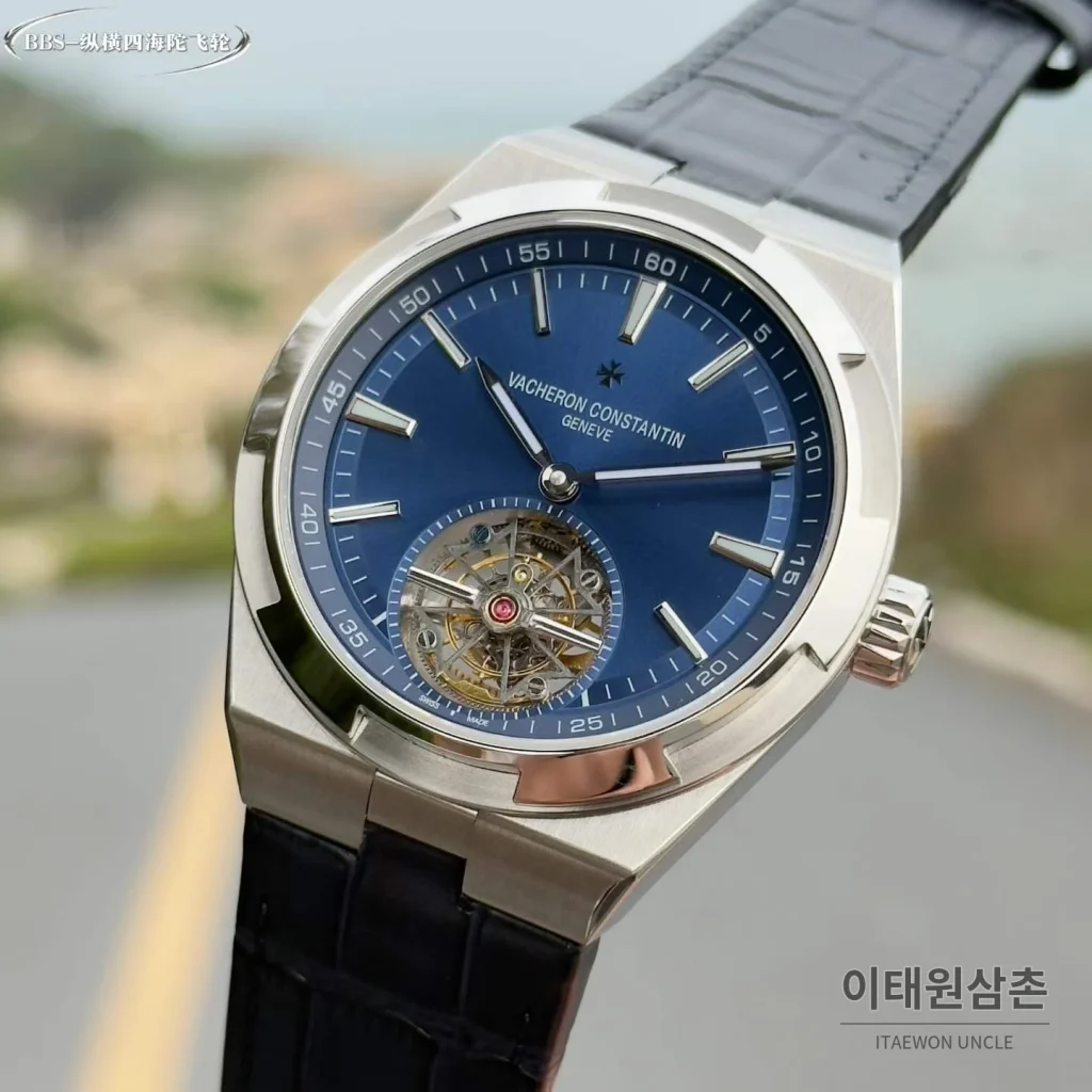 바쉐론콘스탄틴 오버시즈 투르비용 블루다이얼 스틸 오토매틱 42.5mm 블랙 가죽 스트랩