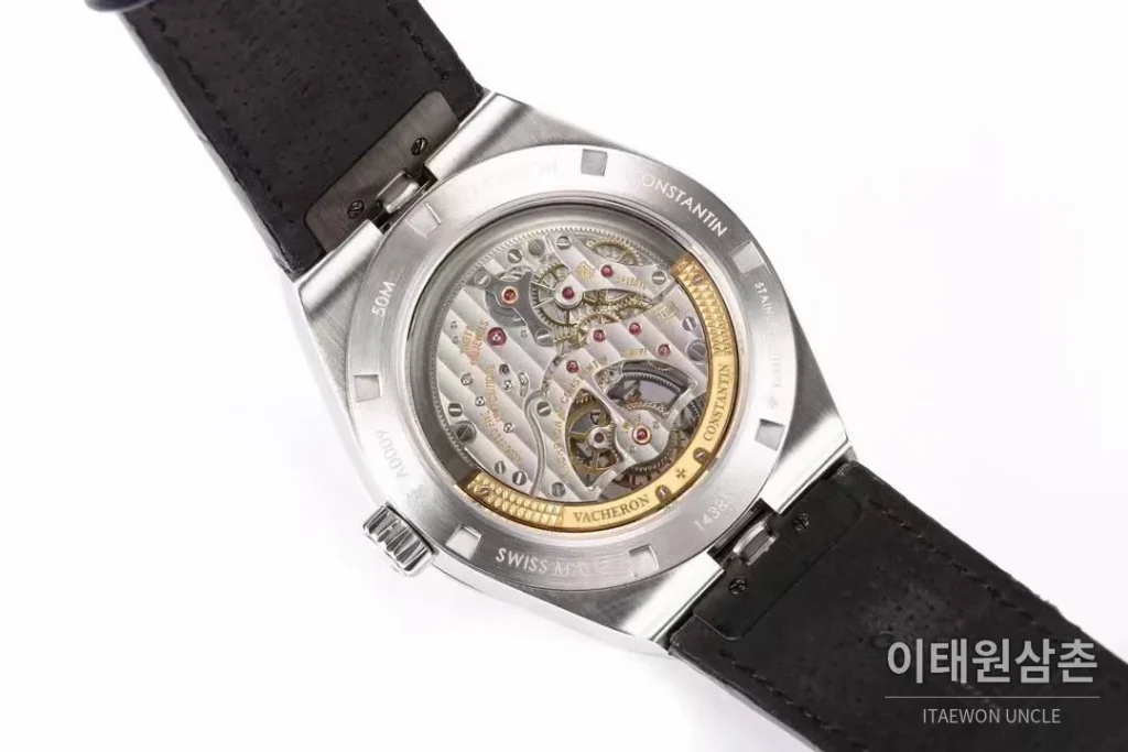 바쉐론콘스탄틴 콘스탄틴 오버시즈 투르비용 블루 다이얼 오토매틱 42.5mm 네이비 가죽 스트랩