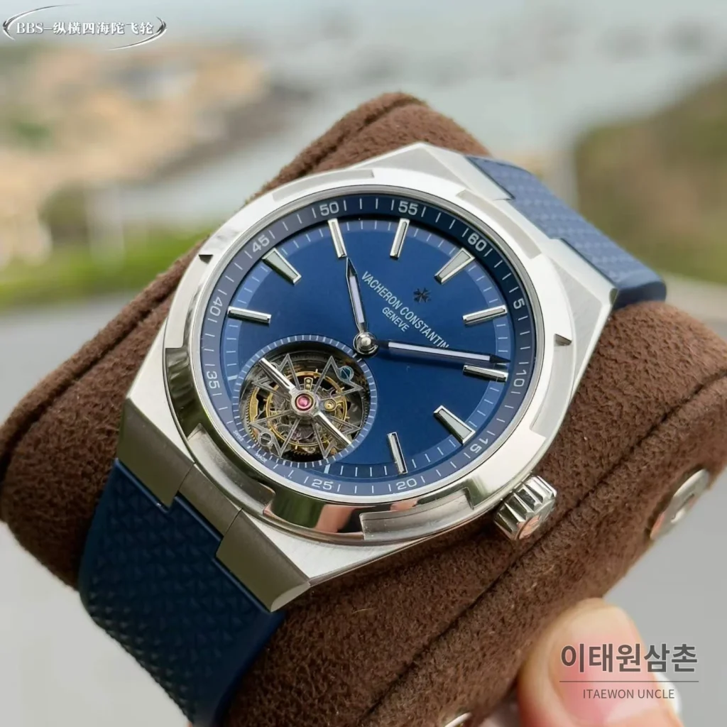 바쉐론콘스탄틴 오버시즈 투르비용 블루다이얼 스틸 오토매틱 42.5mm 네이비 러버 스트랩
