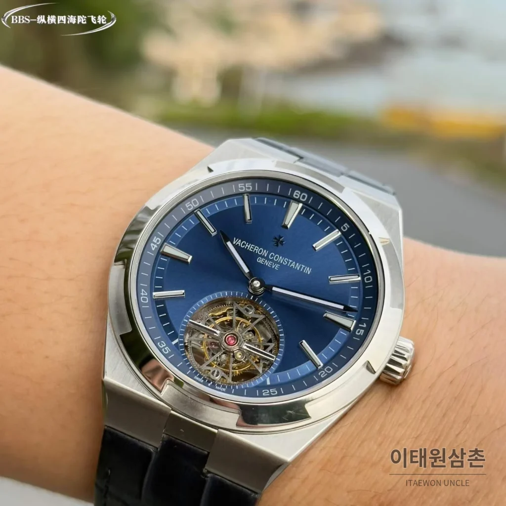 바쉐론콘스탄틴 오버시즈 투르비용 블루다이얼 스틸 오토매틱 42.5mm 블랙 가죽 스트랩