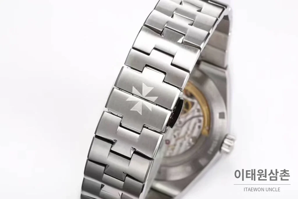바쉐론콘스탄틴 콘스탄틴 오버시즈 투르비용 블루 다이얼 오토매틱 42.5mm 스틸 브레이슬릿