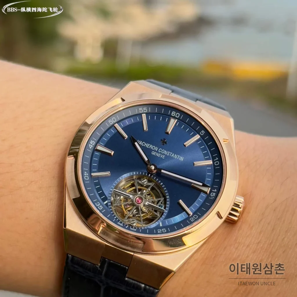 바쉐론콘스탄틴 오버시즈 투르비용 블루다이얼 스틸 오토매틱 42.5mm 네이비 가죽 스트랩