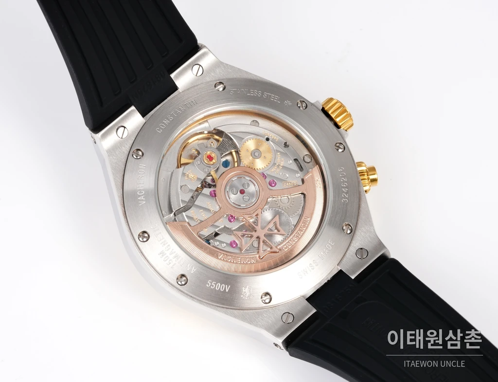 바쉐론콘스탄틴 오버시즈 옐로우골드스틸 듀얼타임 아이보리다이얼 러버밴드 오토매틱 42mm