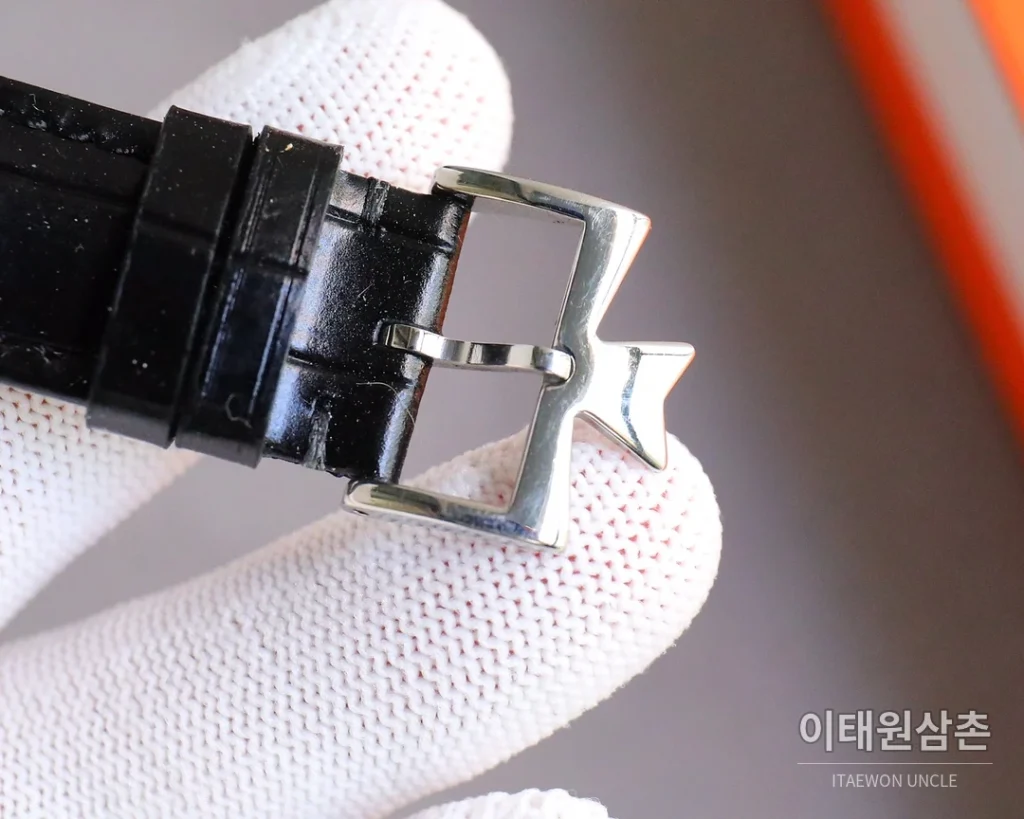 바쉐론콘스탄틴 패트리모니 오토매틱 40mm 화이트 다이얼 블랙 가죽 스트랩 (3)