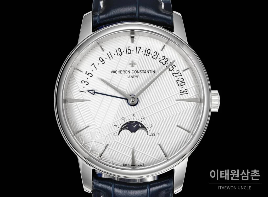 바쉐론콘스탄틴 패트리모니 문페이즈 레트로그레이드 데이트 오토매틱 42.5mm 실버 네이비 가죽 스트랩