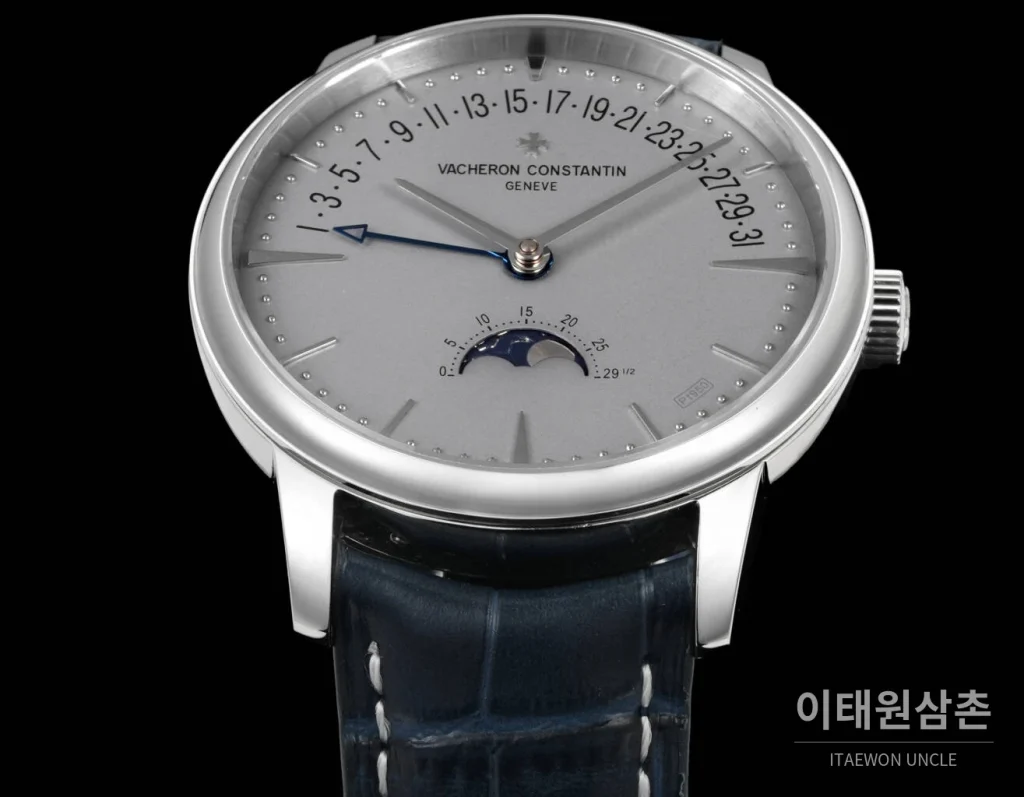 바쉐론콘스탄틴 패트리모니 문페이즈 레트로그레이드 데이트 오토매틱 42.5mm 실버 네이비 가죽 스트랩 (2)