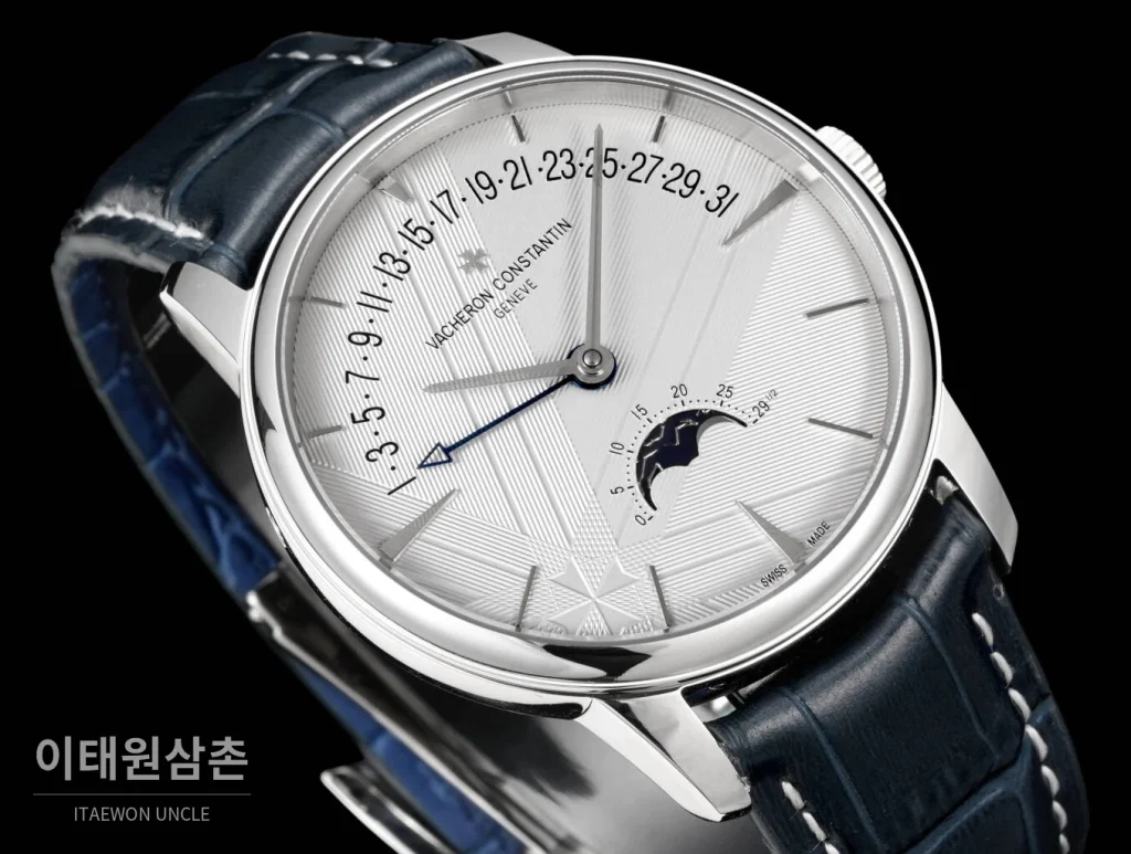 바쉐론콘스탄틴 패트리모니 문페이즈 레트로그레이드 데이트 오토매틱 42.5mm 실버 네이비 가죽 스트랩