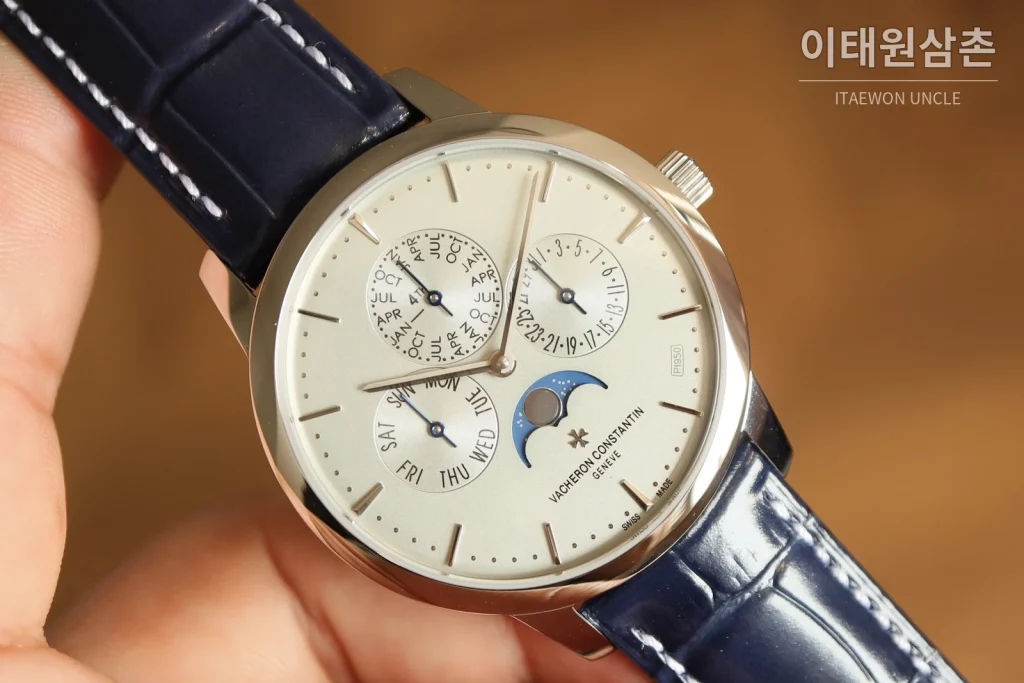 바쉐론콘스탄틴 패트리모니 퍼페추얼 캘린더 스틸 울트라씬 오토매틱 41mm 실버 네이비 가죽 스트랩