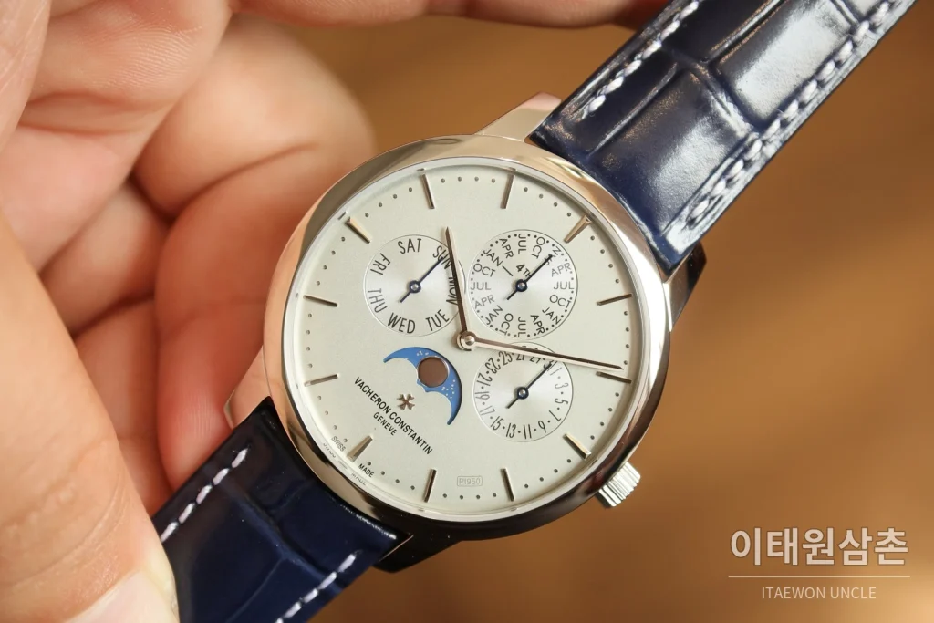 바쉐론콘스탄틴 패트리모니 퍼페추얼 캘린더 스틸 울트라씬 오토매틱 41mm 실버 네이비 가죽 스트랩