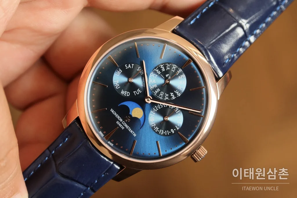 바쉐론콘스탄틴 패트리모니 퍼페추얼 캘린더 스틸 울트라씬 오토매틱 41mm 실버 네이비 가죽 스트랩 로즈골드 베젤