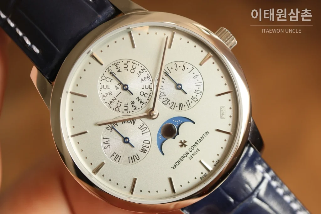 바쉐론콘스탄틴 패트리모니 퍼페추얼 캘린더 스틸 울트라씬 오토매틱 41mm 실버 네이비 가죽 스트랩
