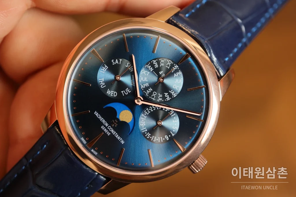 바쉐론콘스탄틴 패트리모니 퍼페추얼 캘린더 스틸 울트라씬 오토매틱 41mm 실버 네이비 가죽 스트랩 로즈골드 베젤