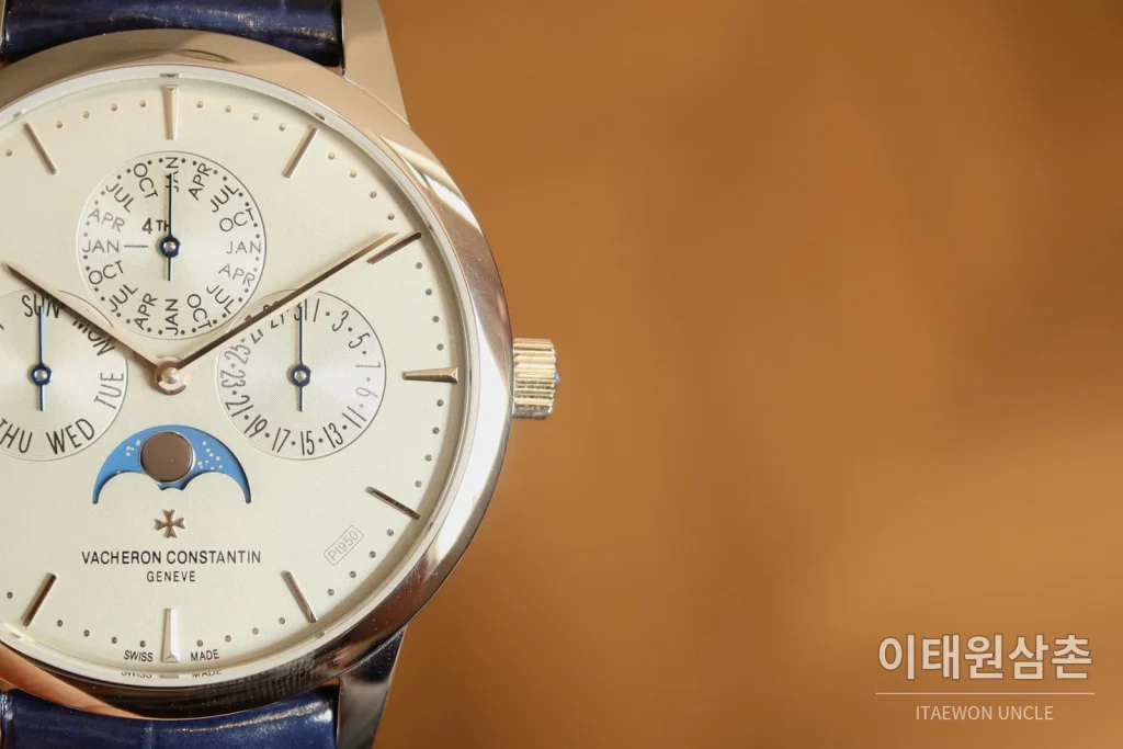 바쉐론콘스탄틴 패트리모니 퍼페추얼 캘린더 스틸 울트라씬 오토매틱 41mm 실버 네이비 가죽 스트랩