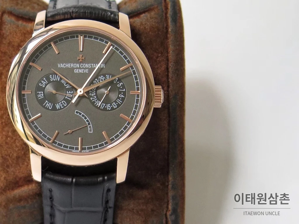 바쉐론콘스탄틴 트래디셔널 18K 로즈골드 파워리저브 데이 데이트 오토매틱 39.5mm