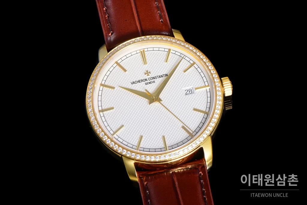 바쉐론콘스탄틴 트래디셔널 18K 옐로우골드 실버다이얼 오토매틱 40mm