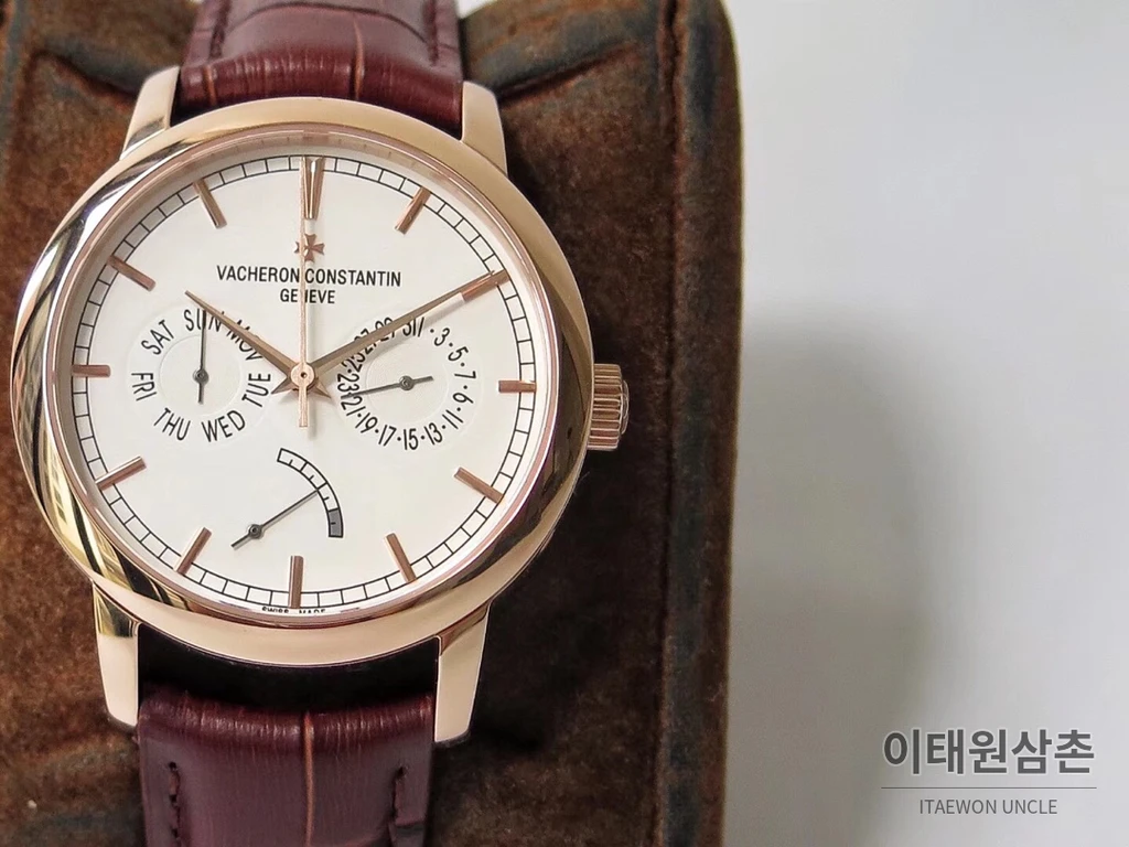바쉐론콘스탄틴 트래디셔널 18K 옐로우골드 파워리저브 데이 데이트 오토매틱 39.5mm