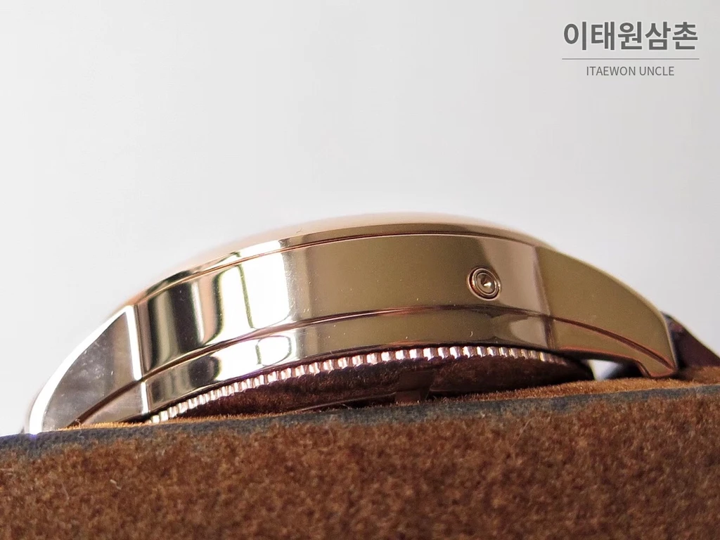 바쉐론콘스탄틴 트래디셔널 18K 옐로우골드 파워리저브 데이 데이트 오토매틱 39.5mm