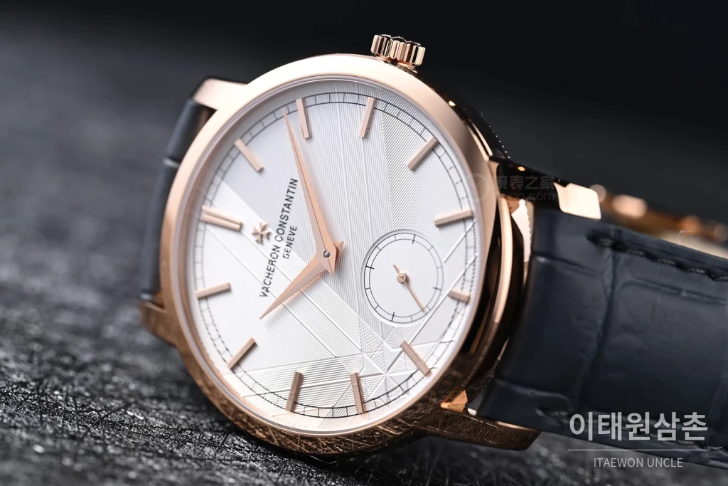 바쉐론콘스탄틴 트래디셔널 270주년 그레이다이얼 오토매틱 38mm 그레이 가죽 스트랩