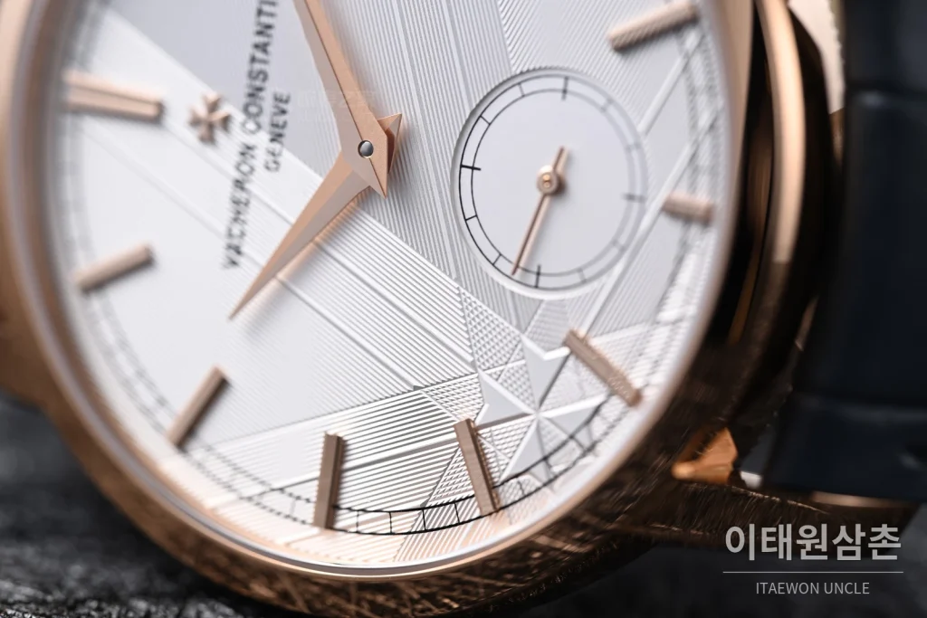 바쉐론콘스탄틴 트래디셔널 270주년 그레이다이얼 오토매틱 38mm 그레이 가죽 스트랩