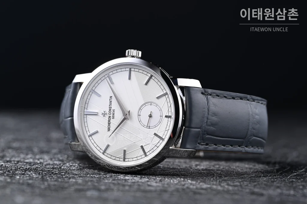 바쉐론콘스탄틴 트래디셔널 270주년 그레이다이얼 오토매틱 38mm 블랙 가죽 스트랩