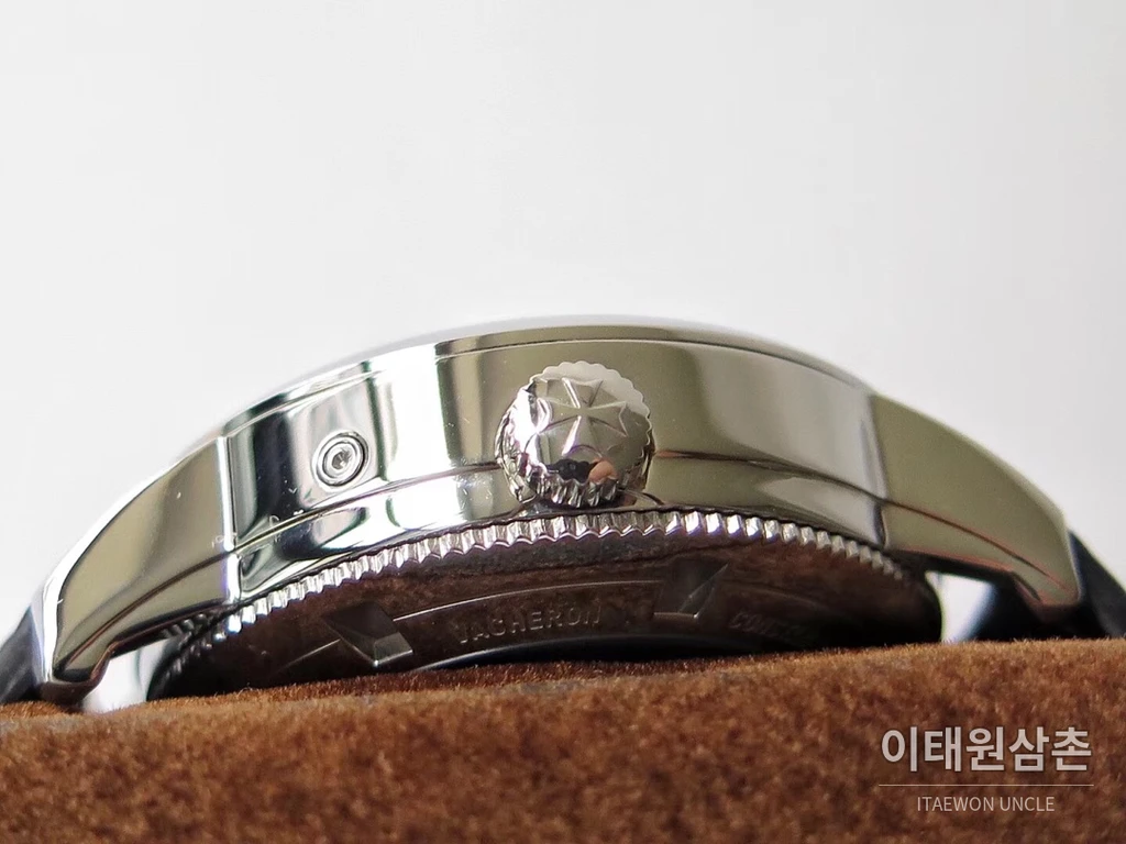바쉐론콘스탄틴 트래디셔널 파워리저브 데이 데이트 오토매틱 39.5mm