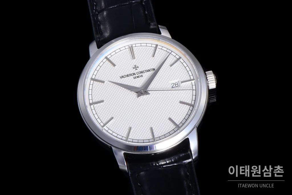 바쉐론콘스탄틴 트래디셔널 스틸 실버다이얼 오토매틱 40mm 블랙 가죽 스트랩