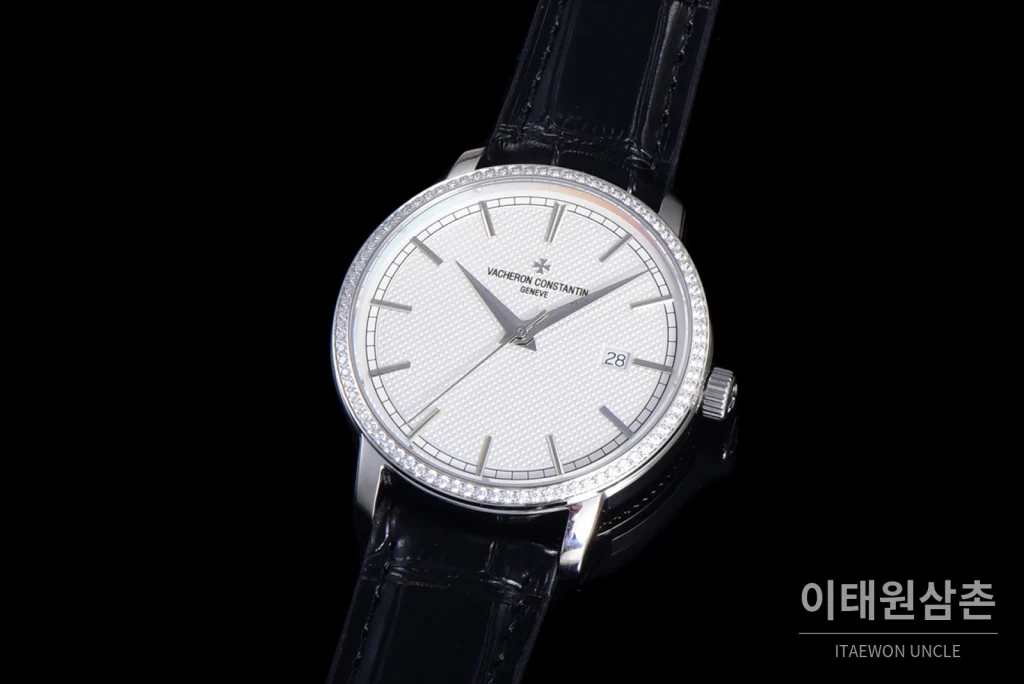 바쉐론콘스탄틴 트래디셔널 스틸 실버다이얼 오토매틱 40mm 블랙 가죽 스트랩 실버 베젤
