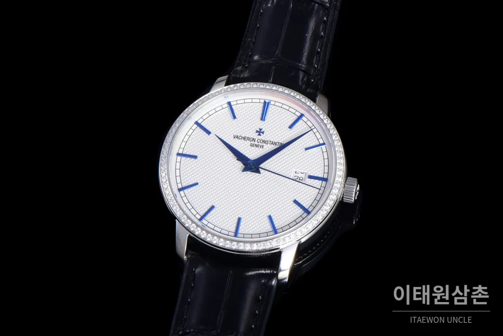 바쉐론콘스탄틴 트래디셔널 스틸 실버다이얼 오토매틱 40mm 블랙 가죽 스트랩 실버 베젤 (2)